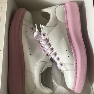 only worn once to big event